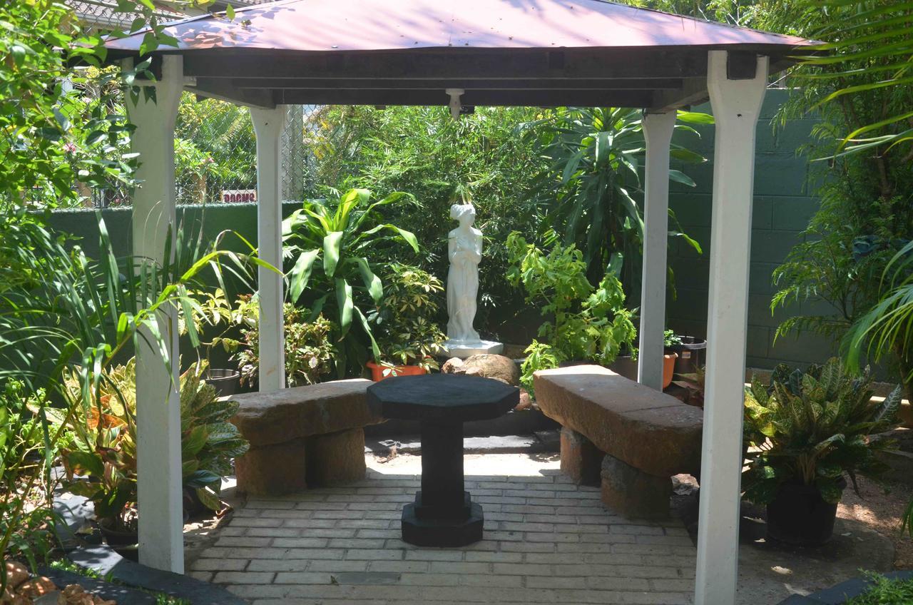 Lake View The Tourist Guest House Holambra Exterior foto