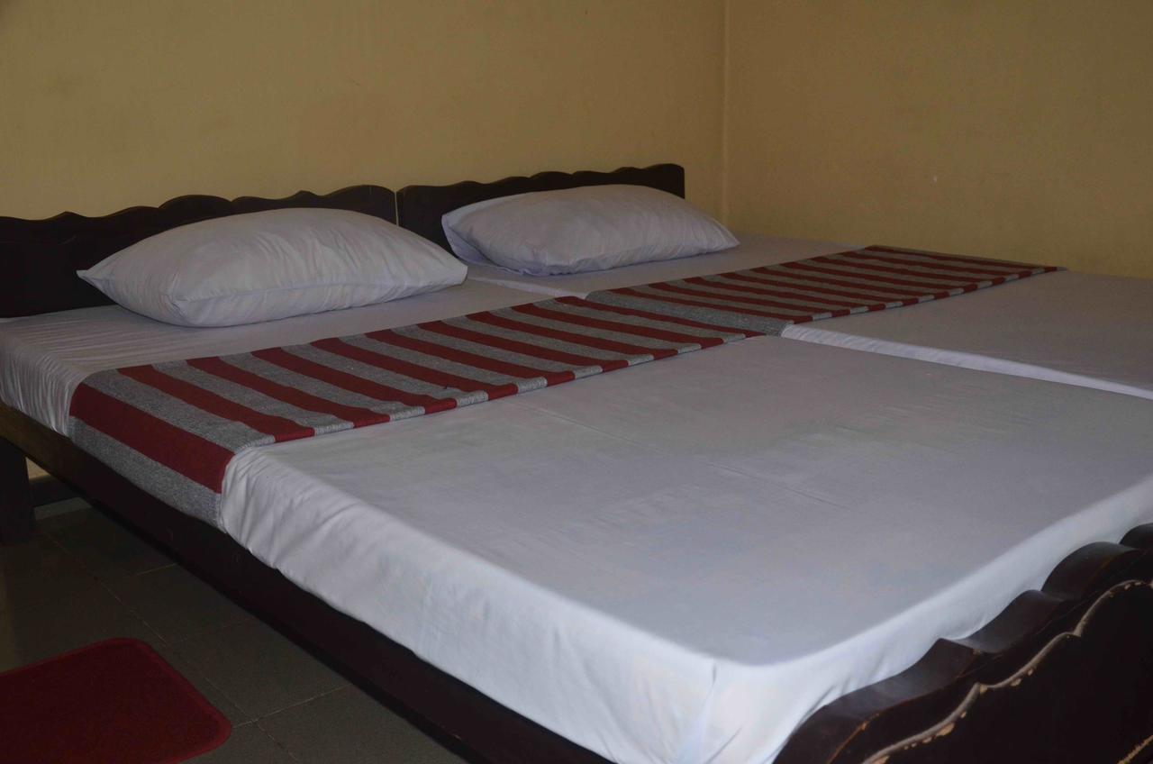 Lake View The Tourist Guest House Holambra Exterior foto